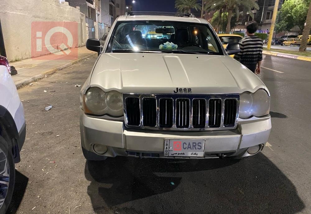 جیپ گراند شیرۆکی